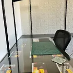 Quarto e banheiro privativos, em Apto com o Host a 5 min apé do Aero Congonhas