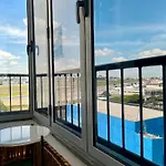 Quarto e banheiro privativos, em Apto com o Host a 5 min apé do Aero Congonhas