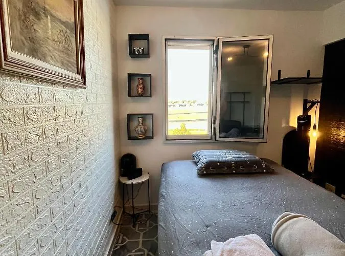 Quarto e banheiro privativos, em Apto com o Host a 5 min apé do Aero Congonhas